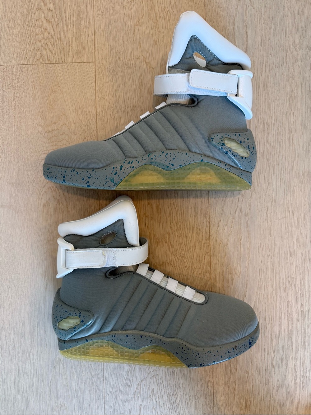 Air Mag Costume Sneaker High-Top Athletic Sneakers in Gray and White